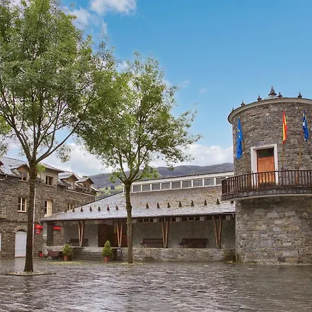 Charming In 35 M² With Shared Pool San Antolín